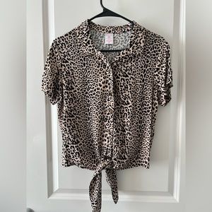 NWOT, No Boundaries, Leopard / Cheetah, Button Down, Tie Front, Short Sleeve, S